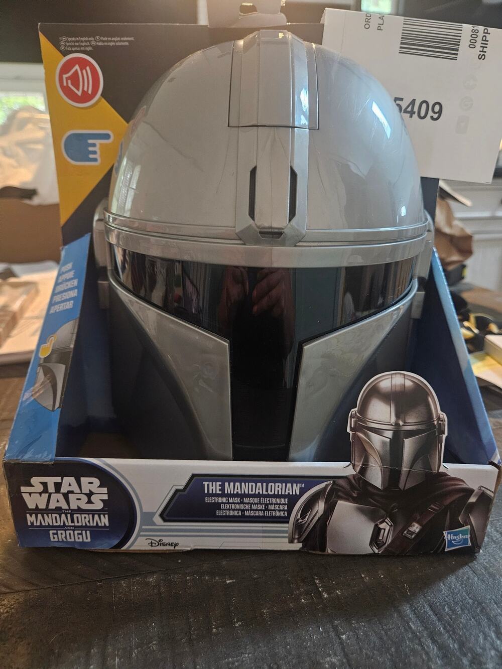 Hasbro Star Wars The Mandalorian Electronic Mask Collectible Toy Sound Talks NIB